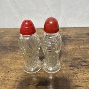Vintage Glass Pattern Plastic‎ Red Top Salt & Pepper Shakers 3.5"
